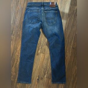 Hollister jeans, like new, hung dry only. Size 29/32